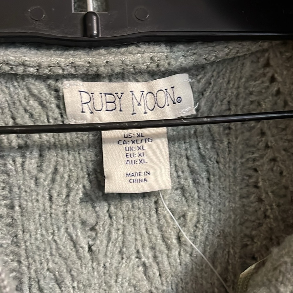 Gray ruby moon Cable Knit Sweater - Picture 3 of 5